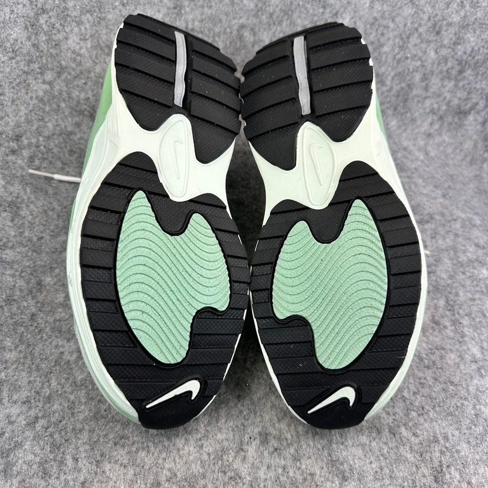 Nike Air Max Bliss Womens Size 9 Summit White Green DH5128-103 Lifestyle Sneaker